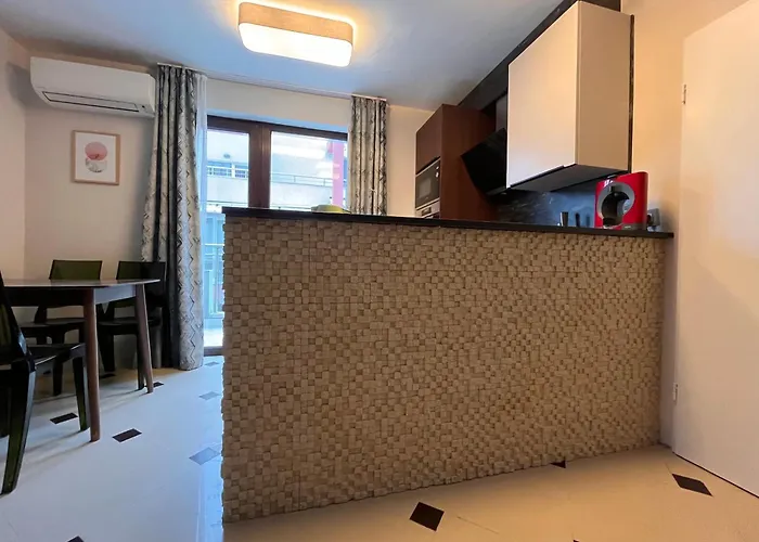 Botabara 312 Front Apartment