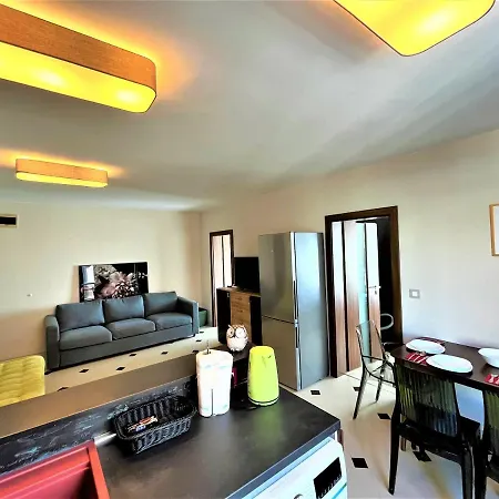 Botabara 312 Beach Front Apartment *